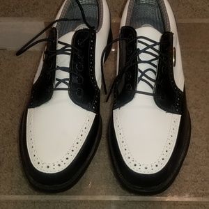 Women golf shoes